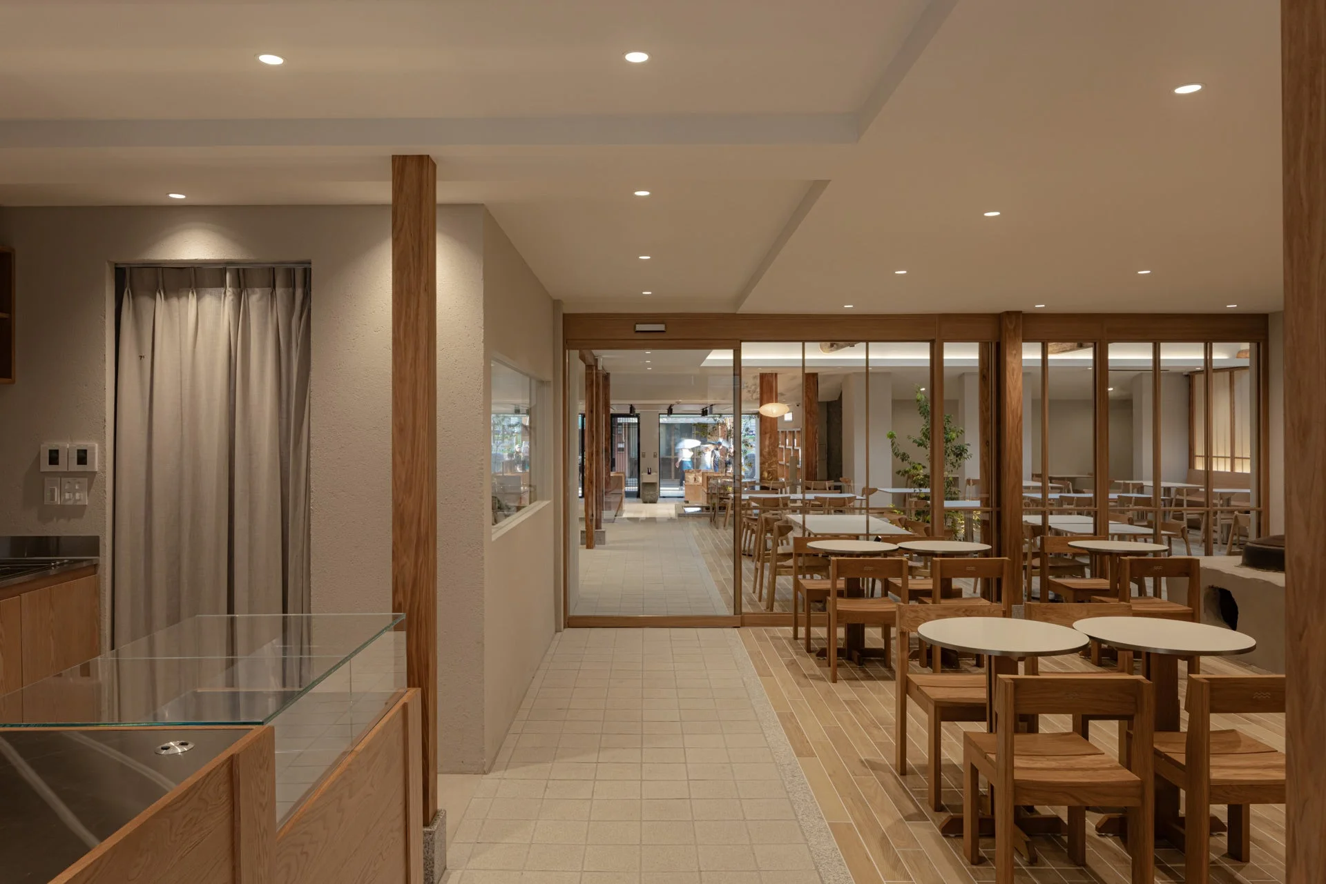 Panga店内仕切り