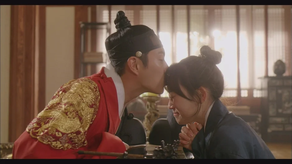 韓国ドラマ『愛する盗賊様よ』のロマンスシーン