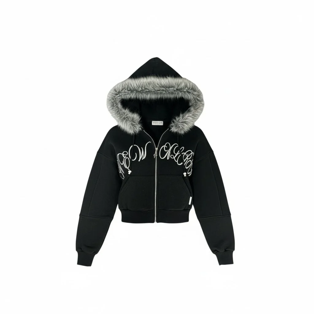 黒いクロップド丈ファー付きパーカー