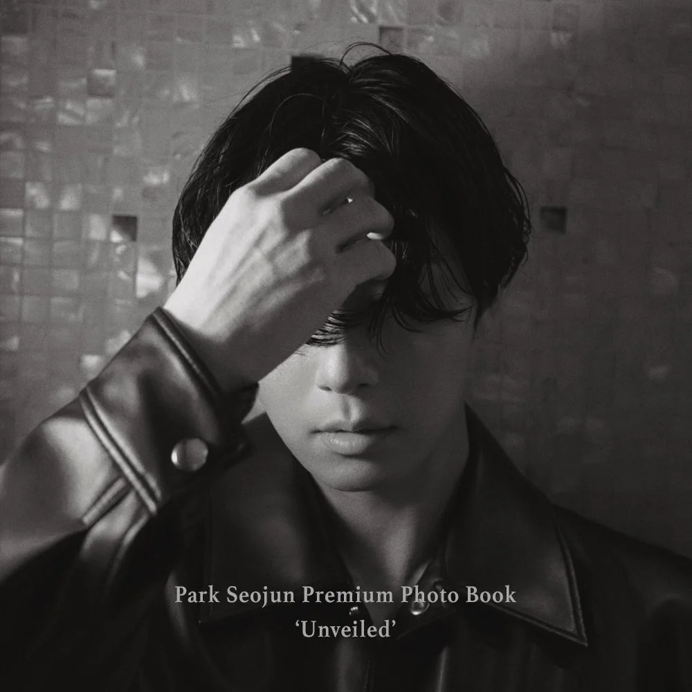 写真集『Unveiled』表紙