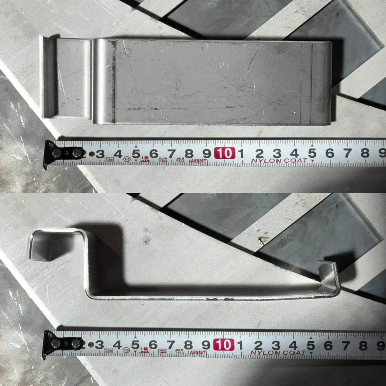 測定中の銀色の金属部品