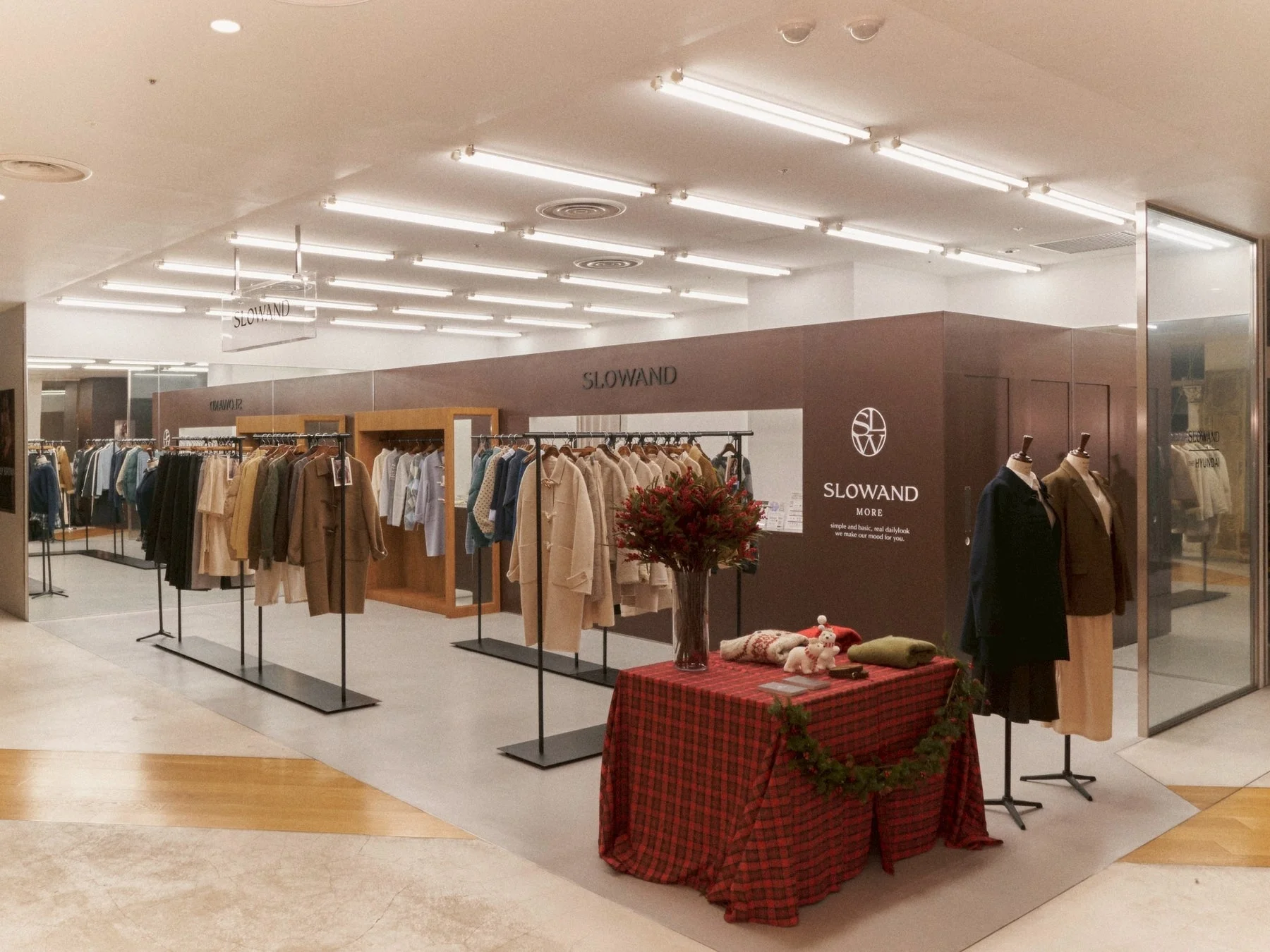 SLOWANDのポップアップストアの様子