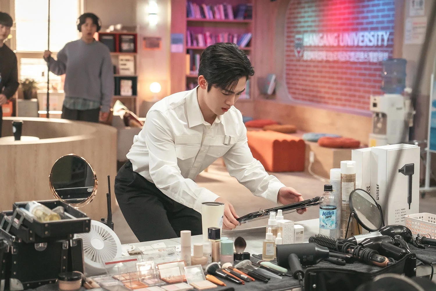 メイク中のカン・ミンハク