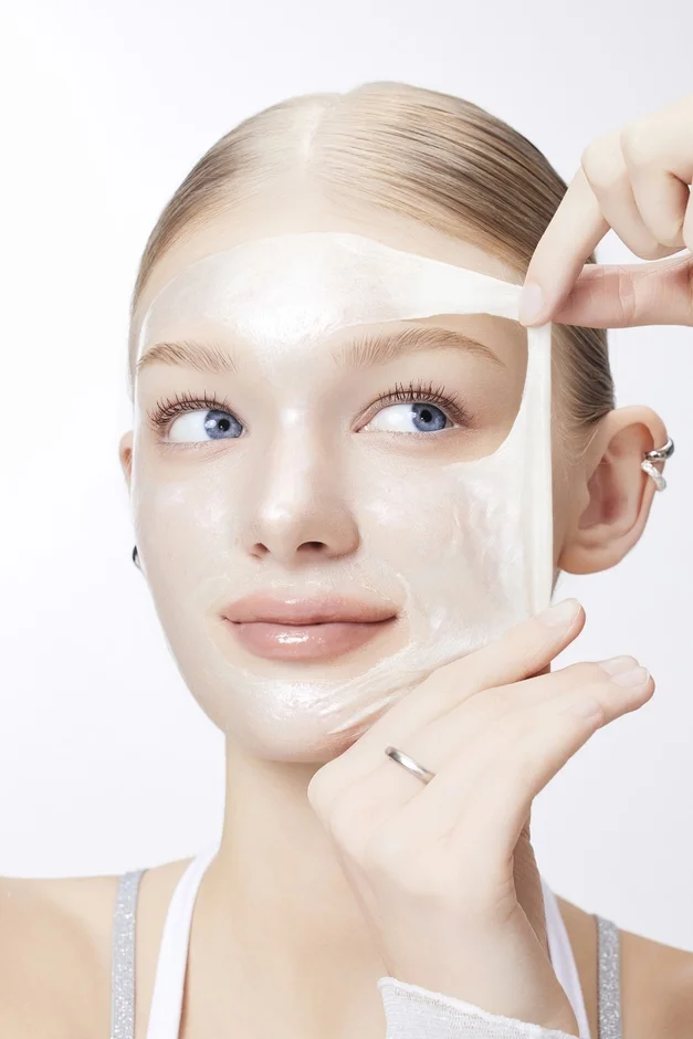 Applying peel-off mask